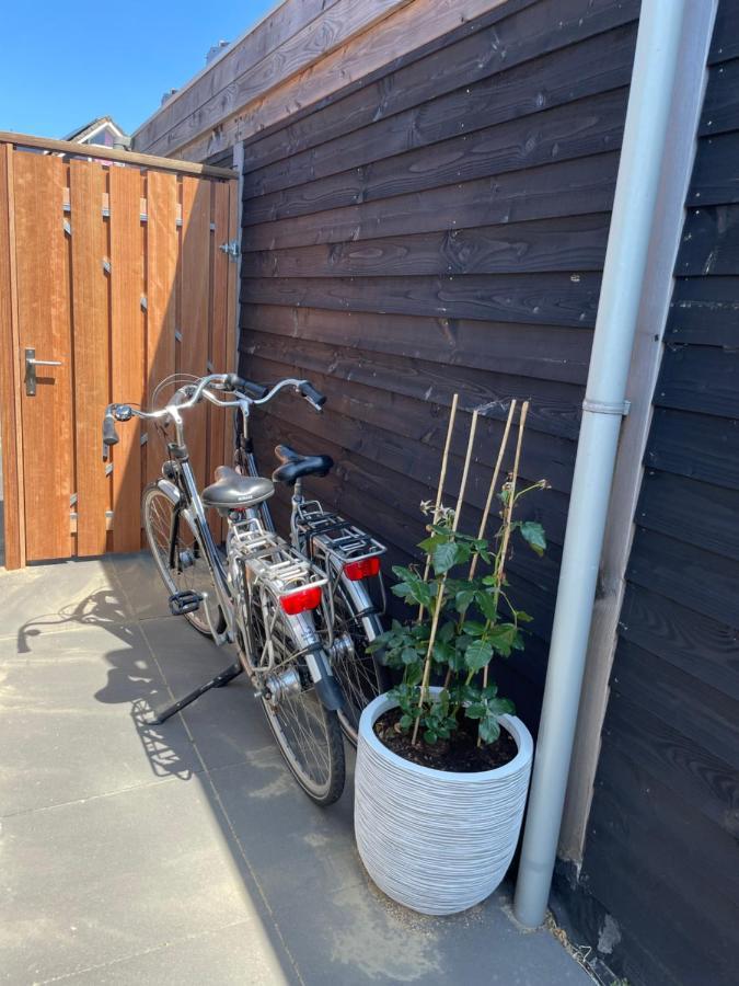 Bed and Breakfast Bed&Bike Gasthuus Texel Den Burg Exterior foto
